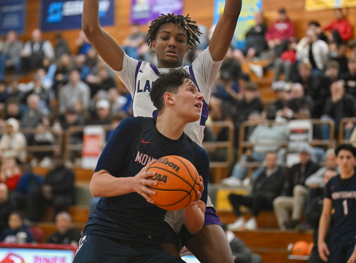 19 Montgomery vs. Carlsbad 12-23-23 Justin Fine